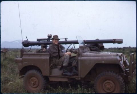 Recoil-less Rifle on Land Rover unknown Digger